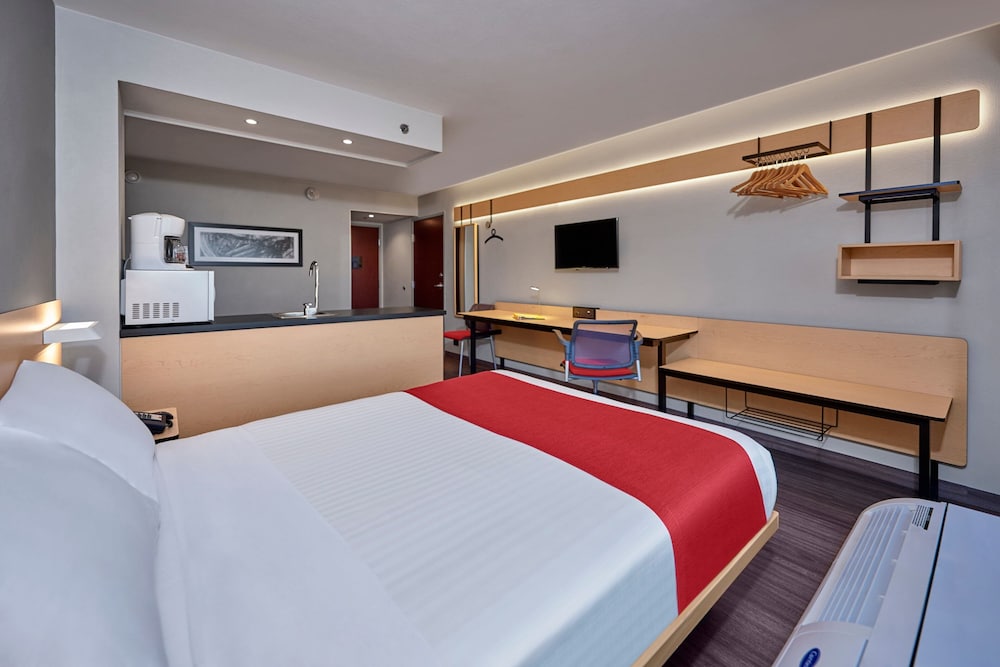 غرفة بسرير كوين، City Express by Marriott San Luis Potosi Zona Universitaria 2/10