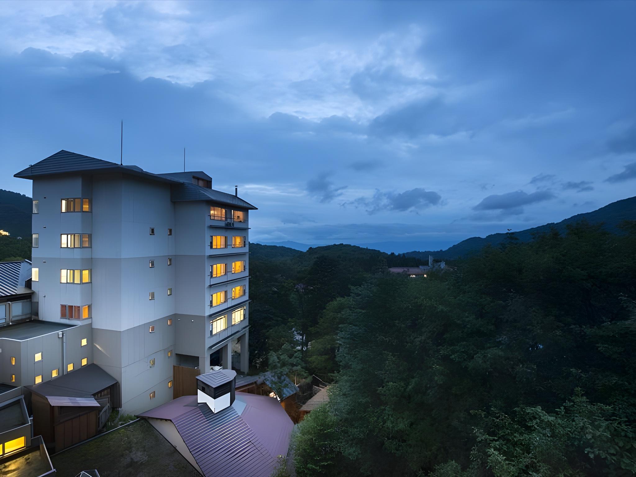 Maisonette, Suite, Court Wing