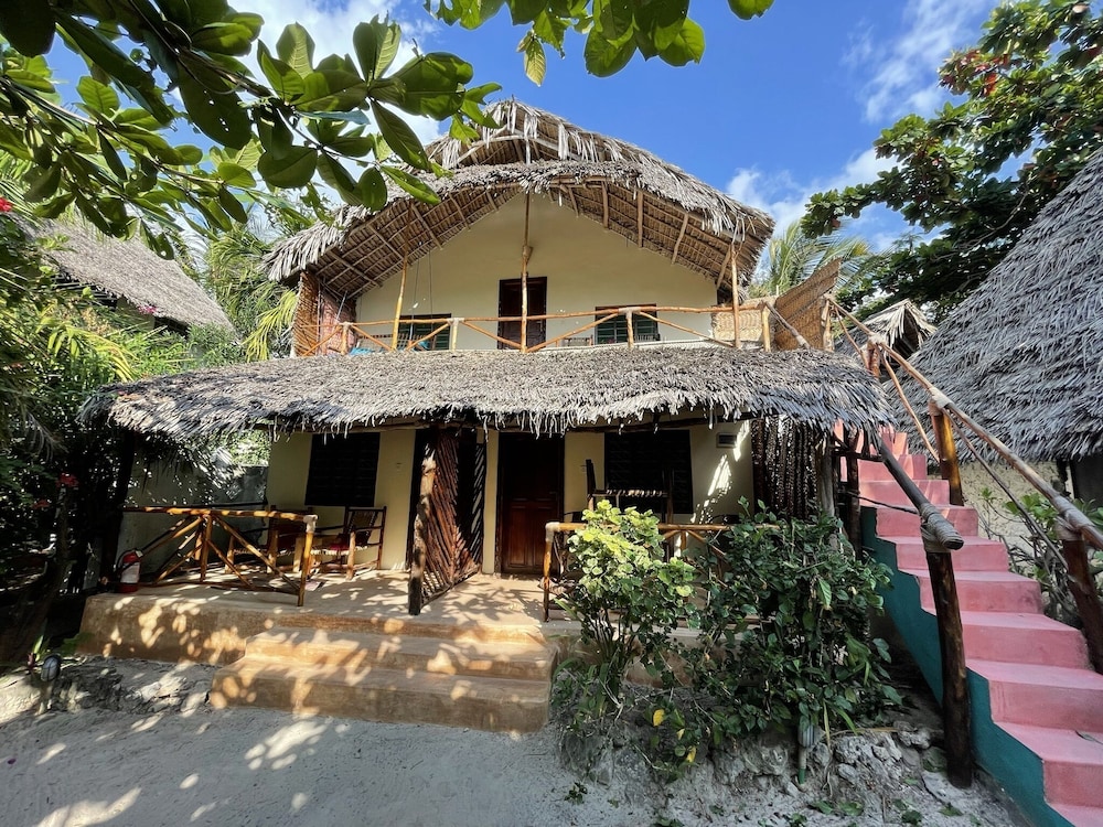 Bellevue Guesthouse 3/50