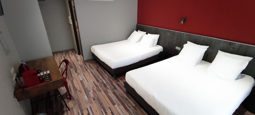 Logis Hotel Yseria - Historical Center 25/58