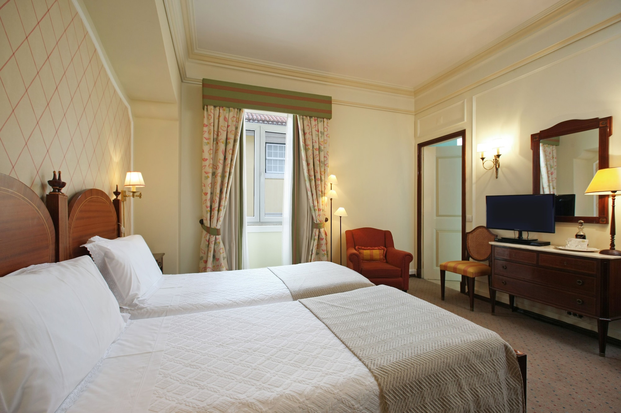 SUPERIOR, DOUBLE BED