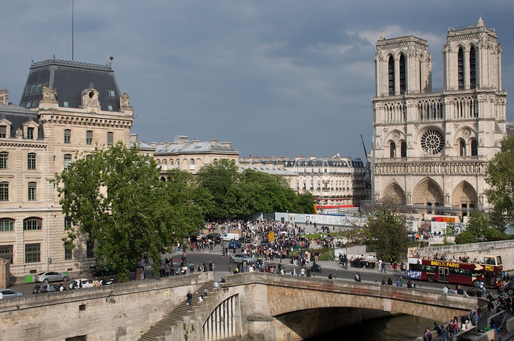 Rives de Notre Dame 71/83