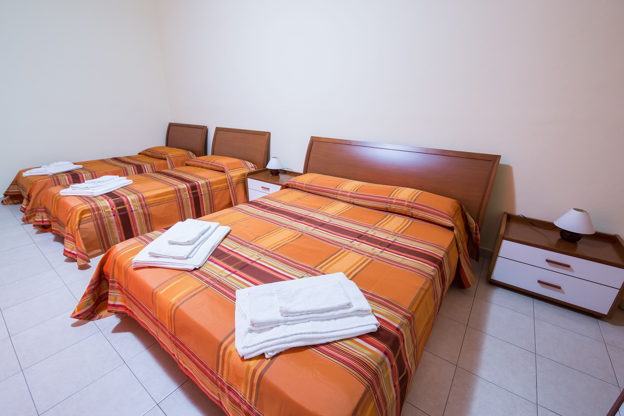 غرفة رباعية بسرير مزدوج وسريرين منفصلين، VILLAGGIO SAN ANTONIO 6/10