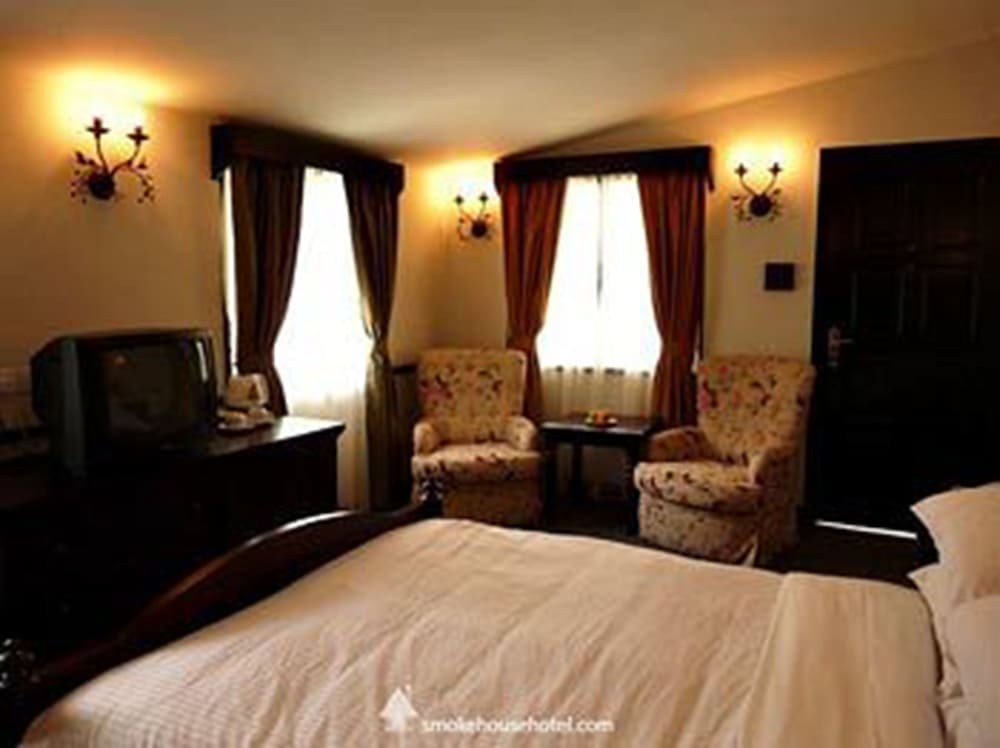 THE SMOKEHOUSE HOTEL 16/50