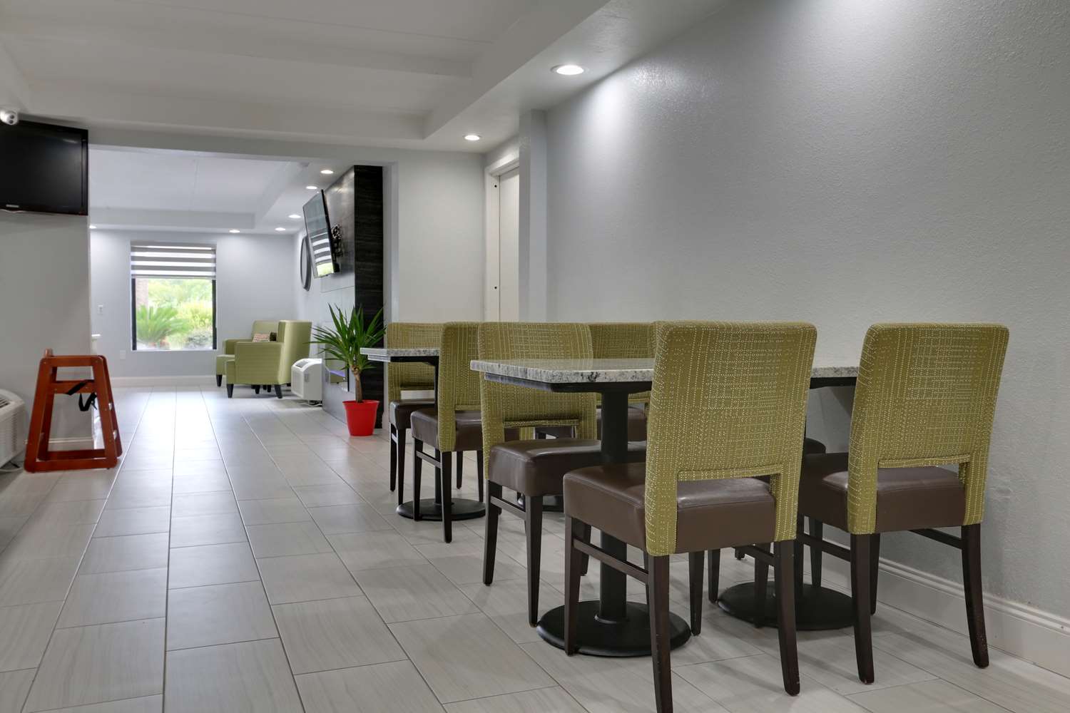 Baymont by Wyndham Ridgeland I-95 12/16