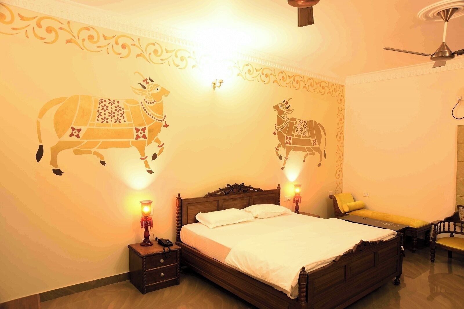 DELUXE, SUITE, SOFA