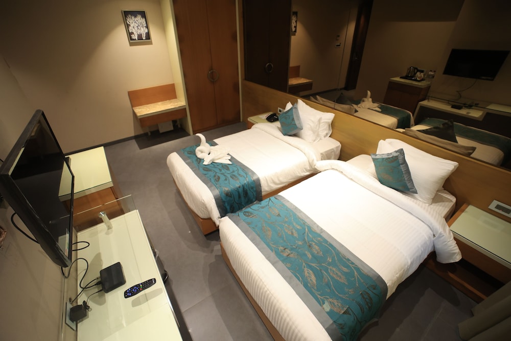 The Byke Delotel, Borivali 14/39