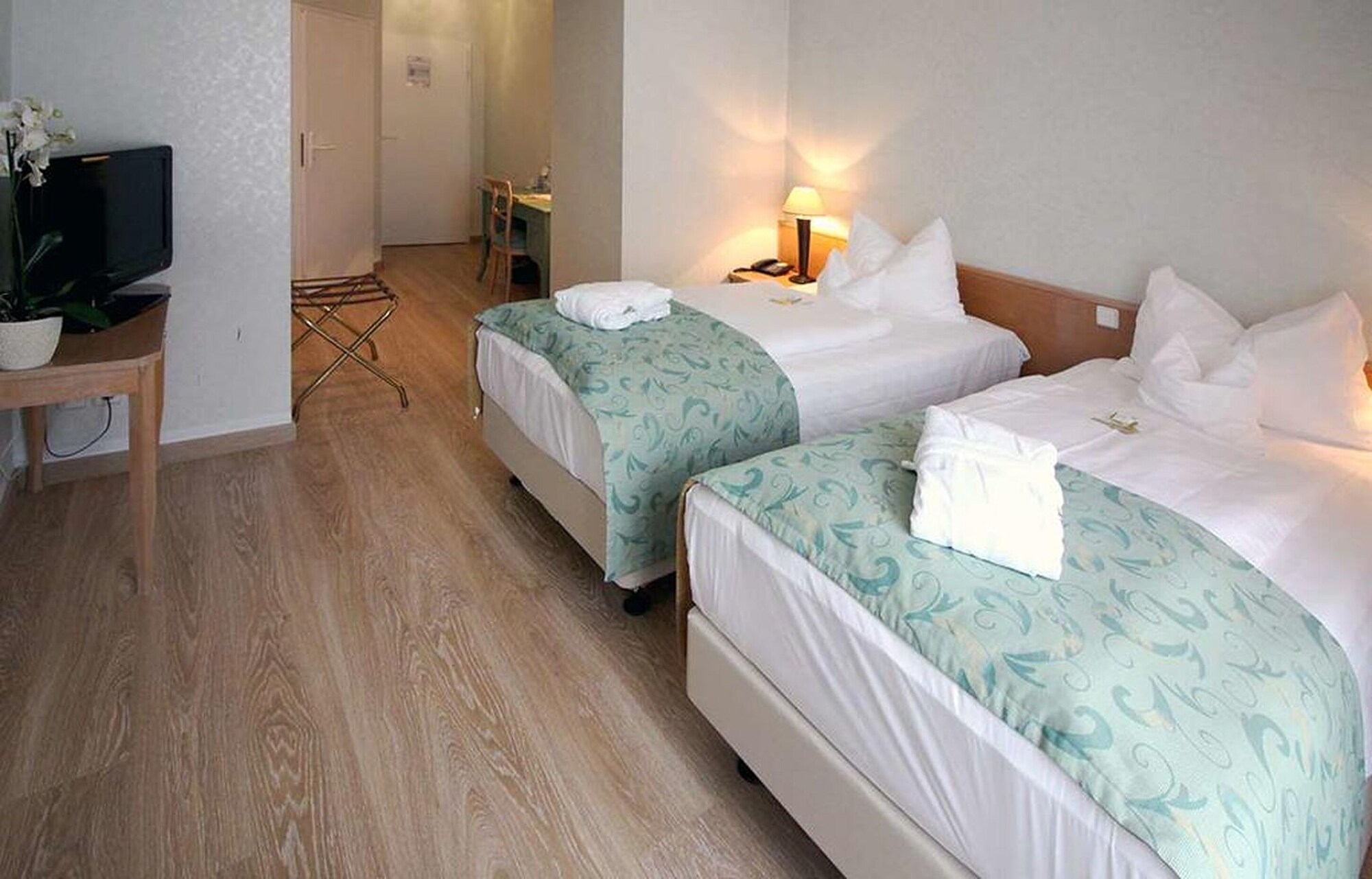 غرفة قياسية بسريرين منفصلين، Hotel Am Muhlenteich Schwelm 3/3