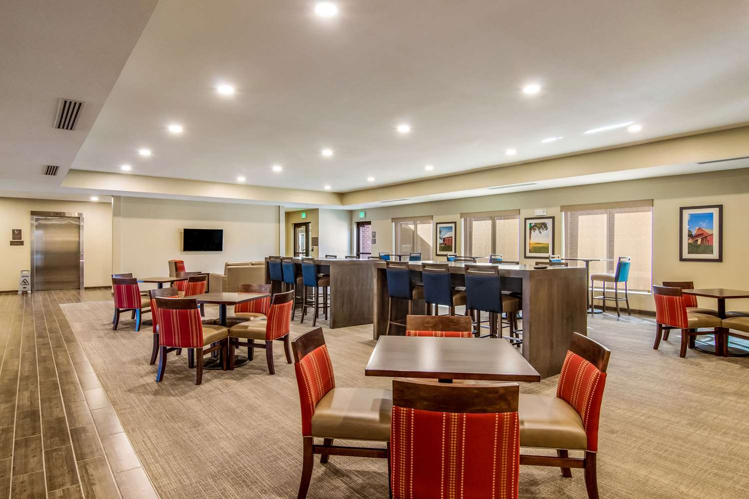 Comfort Suites Brunswick Town Center 13/19