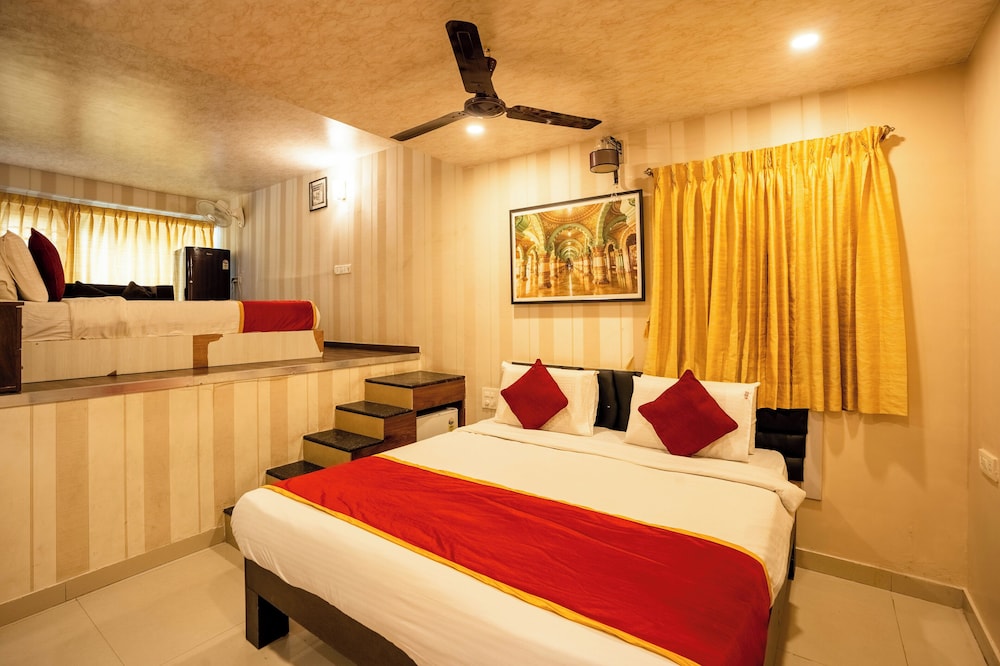 4 Seasons Suites 15/50