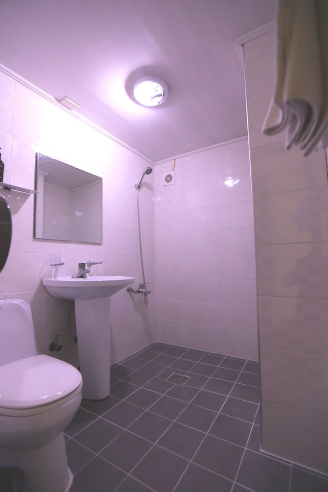 Must Stay (ex. Seoul Backpackers) 46/47