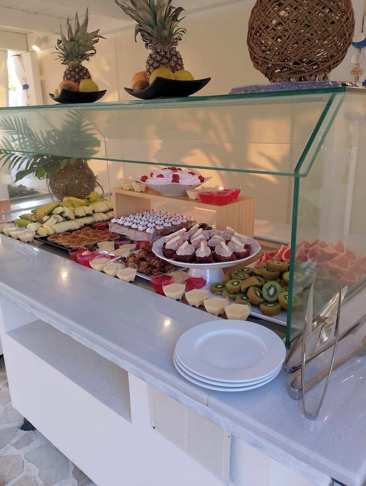 Alia Luxury Suites and Spa 11/169