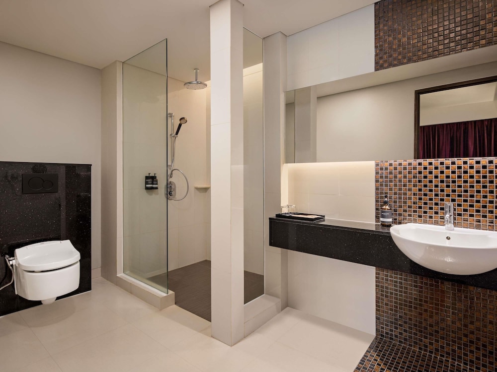 Mercure Padang 49/52