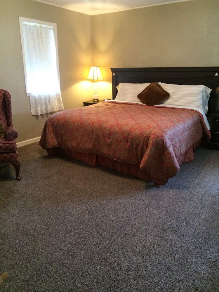 The Courtland Hotel and Day Spa 33/76