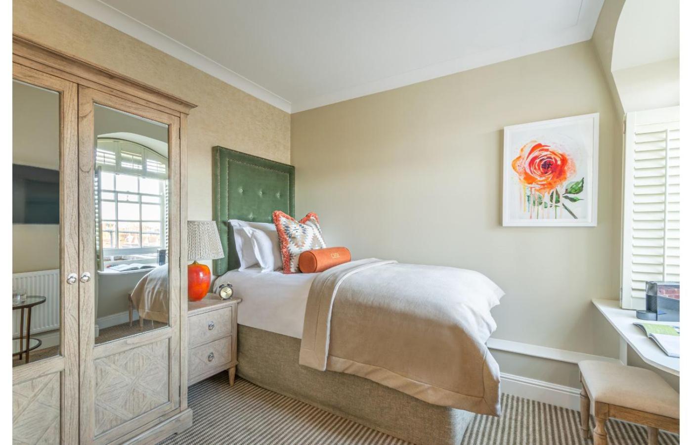 Room, Single, Chichester Harbour Hotel 2/9
