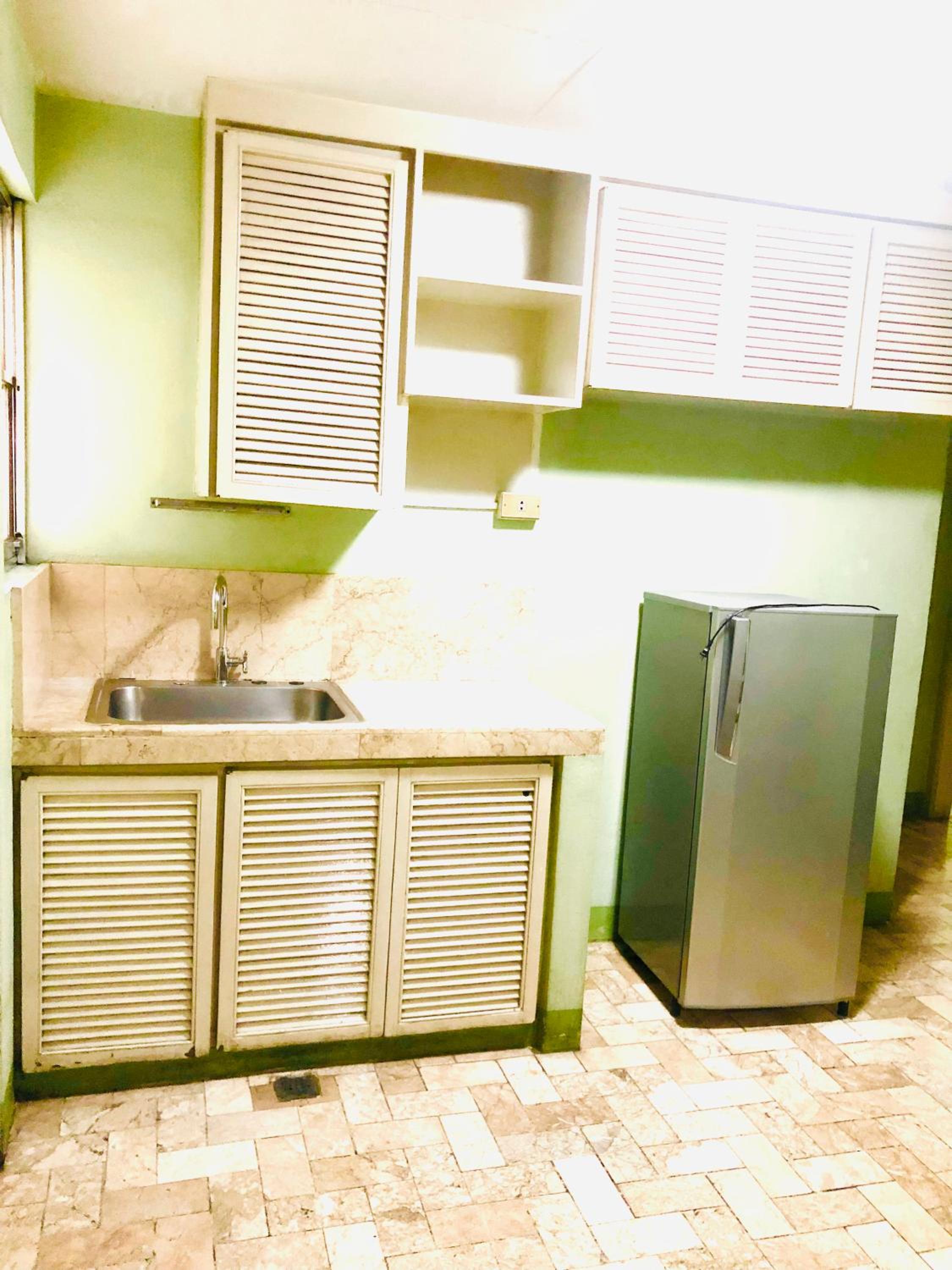 Benson Apartelle 6/50