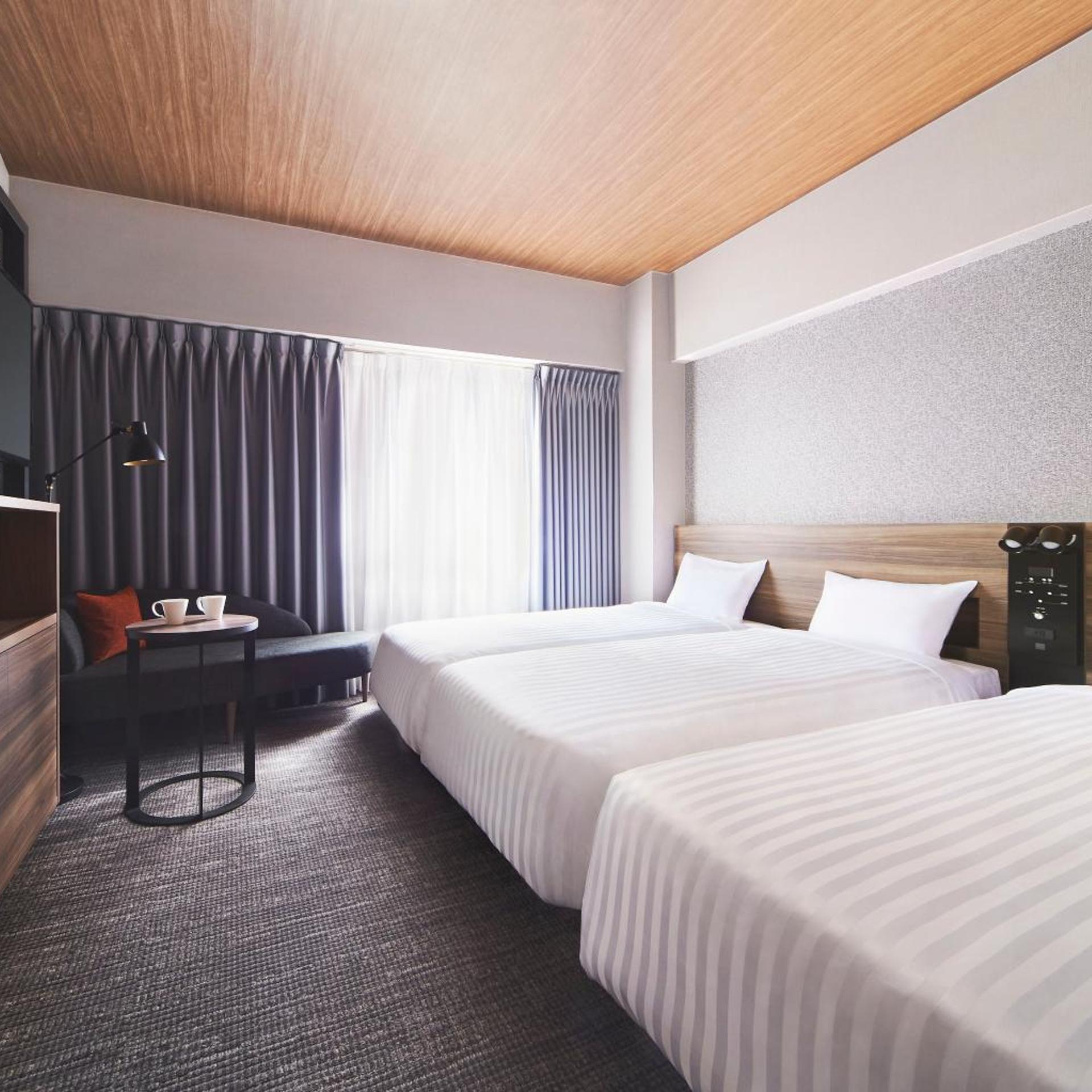 Room, Triple, Single Bed