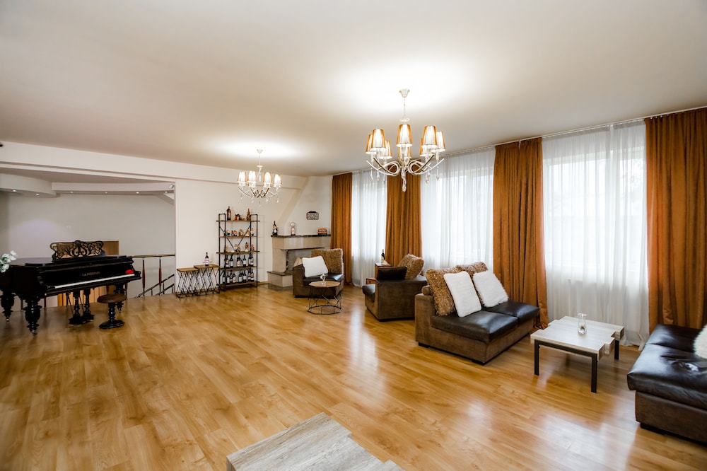 Hotel Diamond Dat Exx Company 46/55