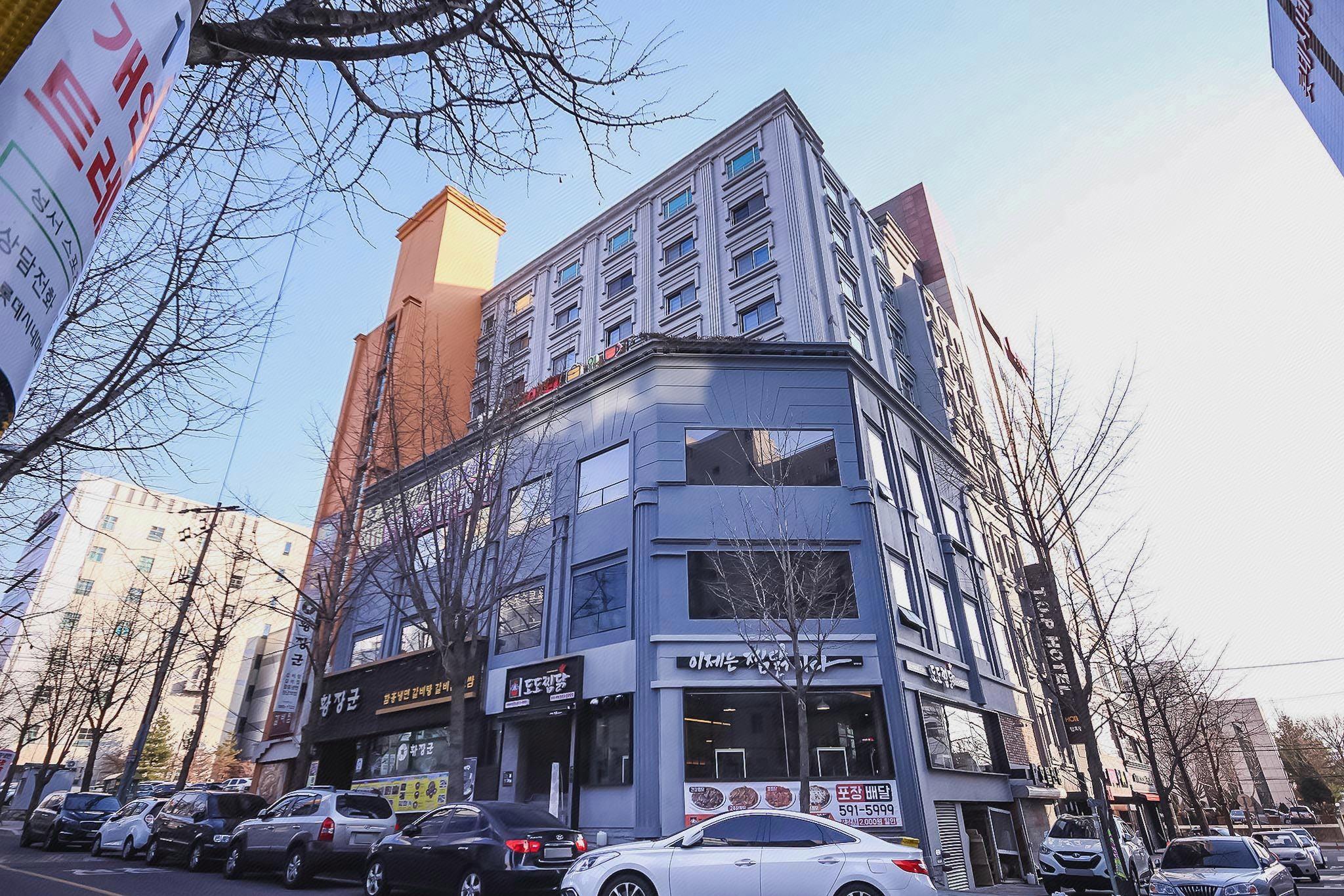 Top Hotel 7/56
