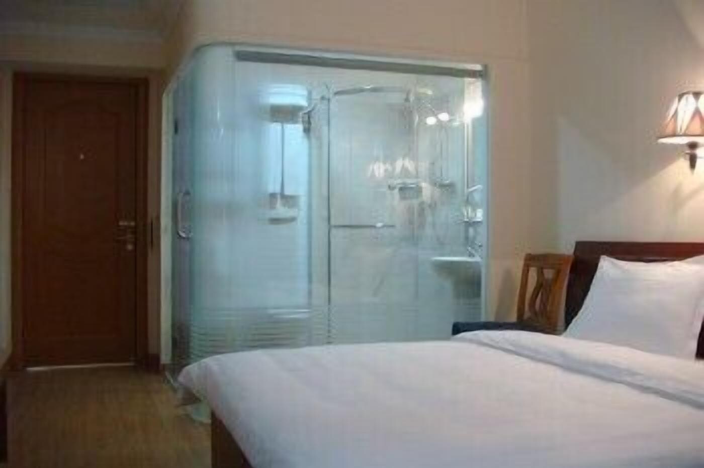 ROOM, SINGLE