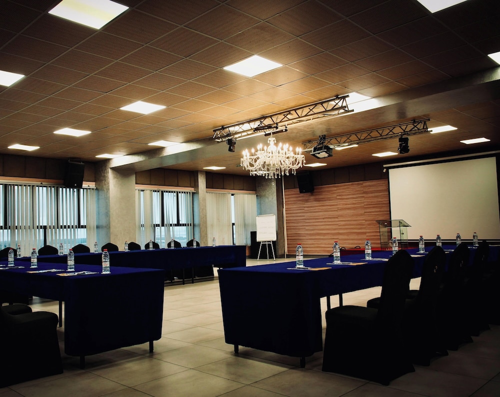 Hotel La Falaise Bonapriso 39/46