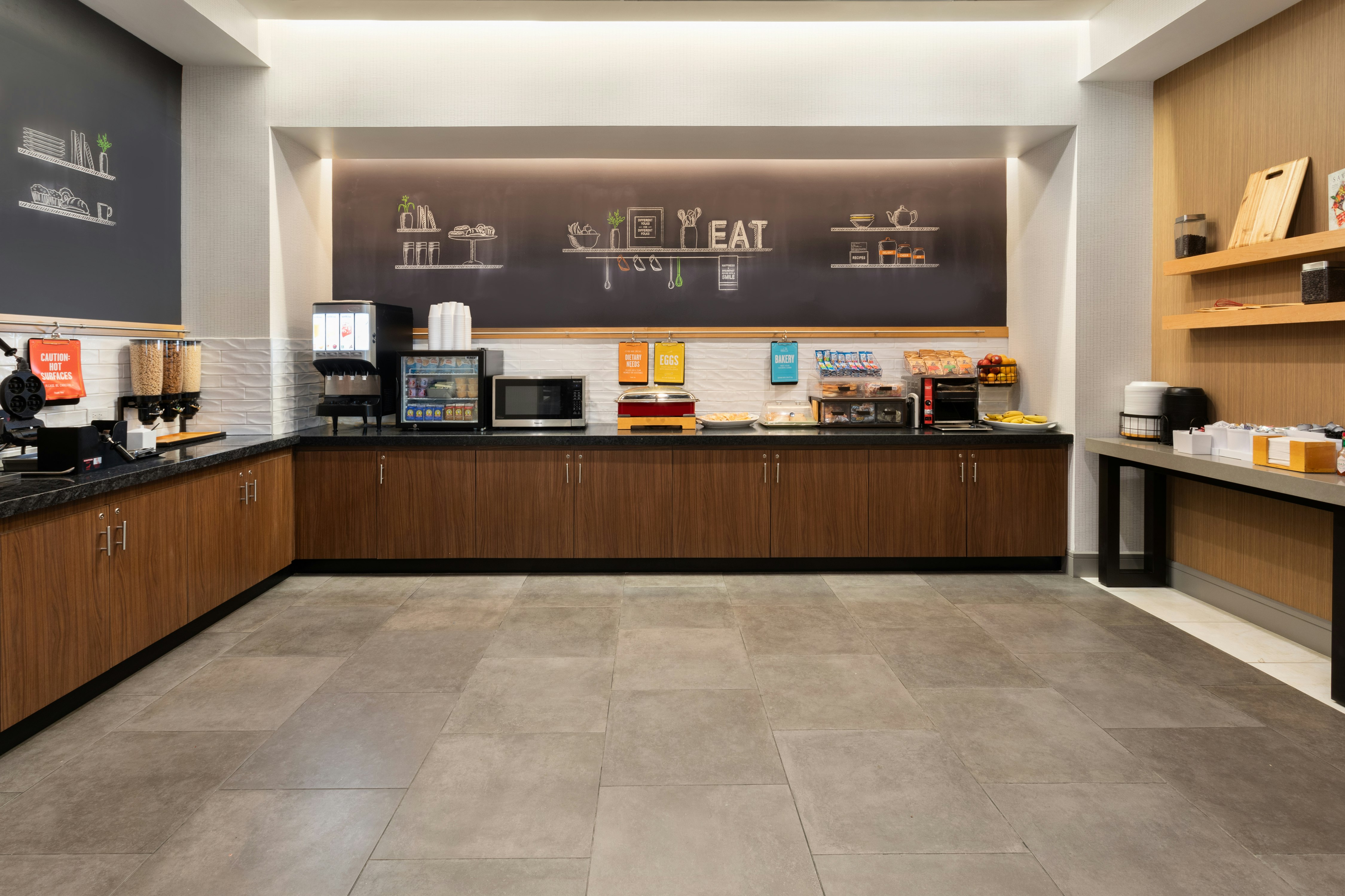 Hampton Inn By Hilton Nashville Airport Century Place 9/42