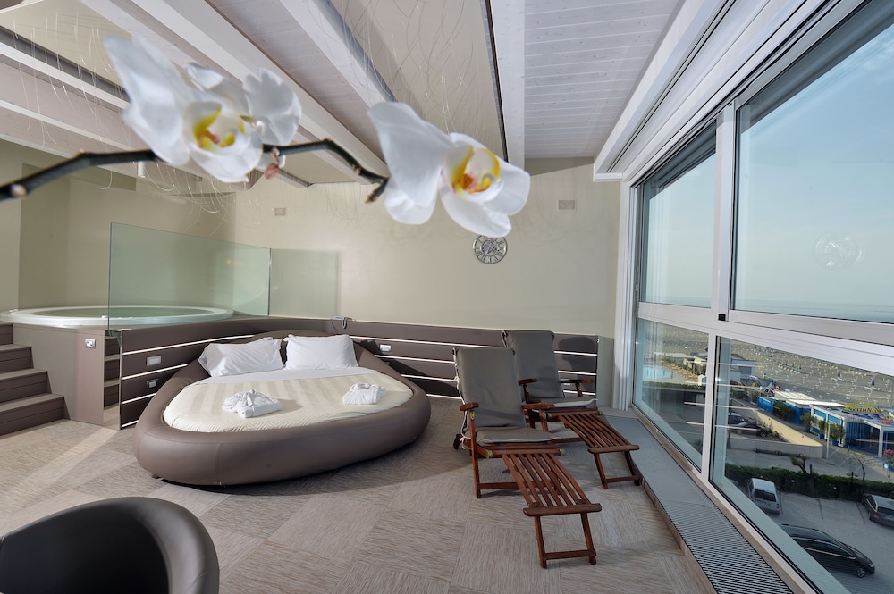 Hotel Lungomare 25/35