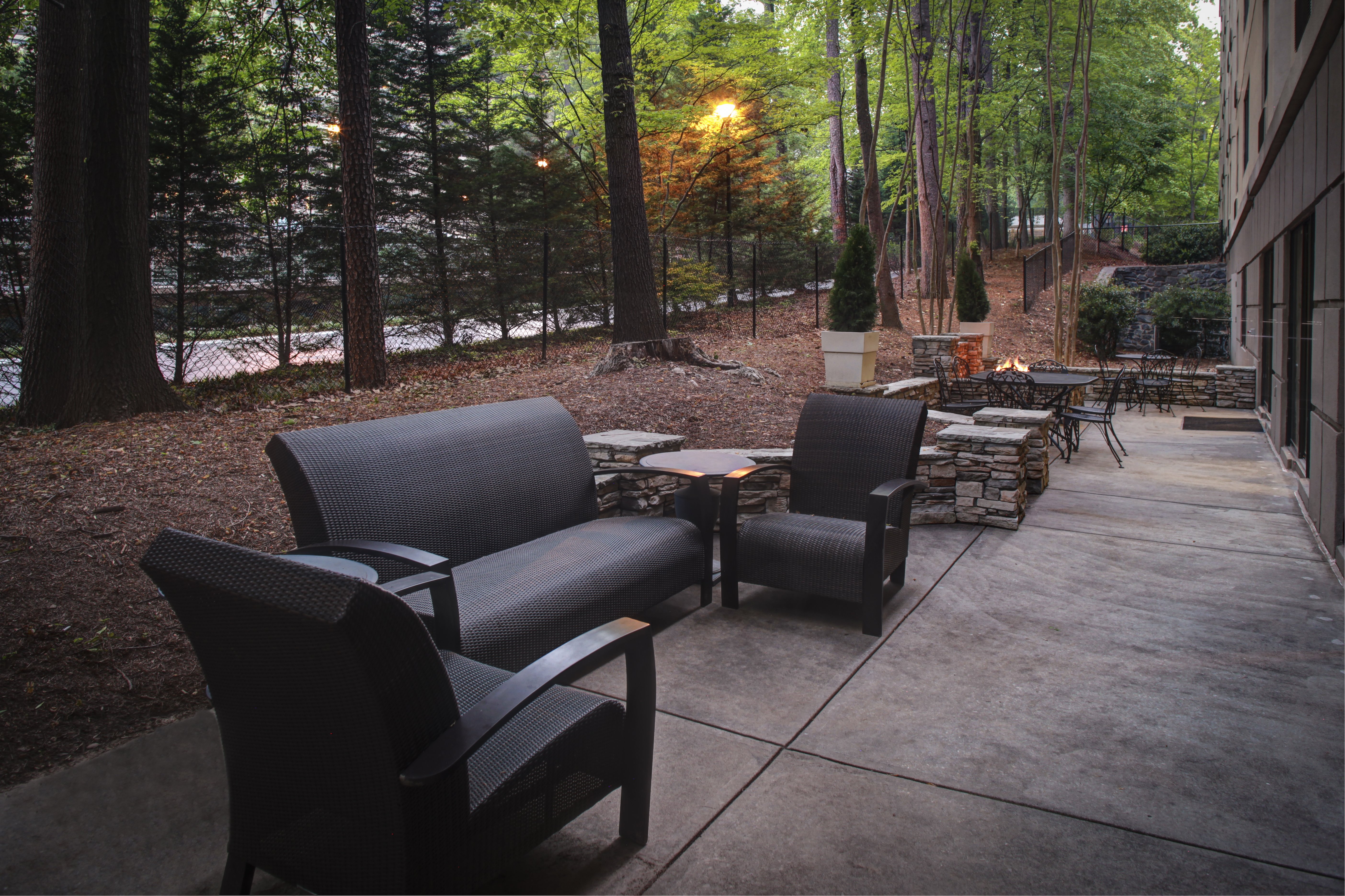 Holiday Inn Express Suites Atlanta Buckhead 20/25
