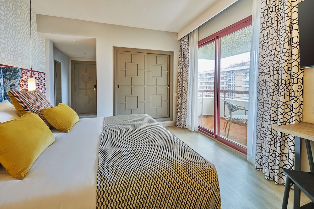 COMFORT, DOUBLE BED, CITY VIEW, TERRACE
