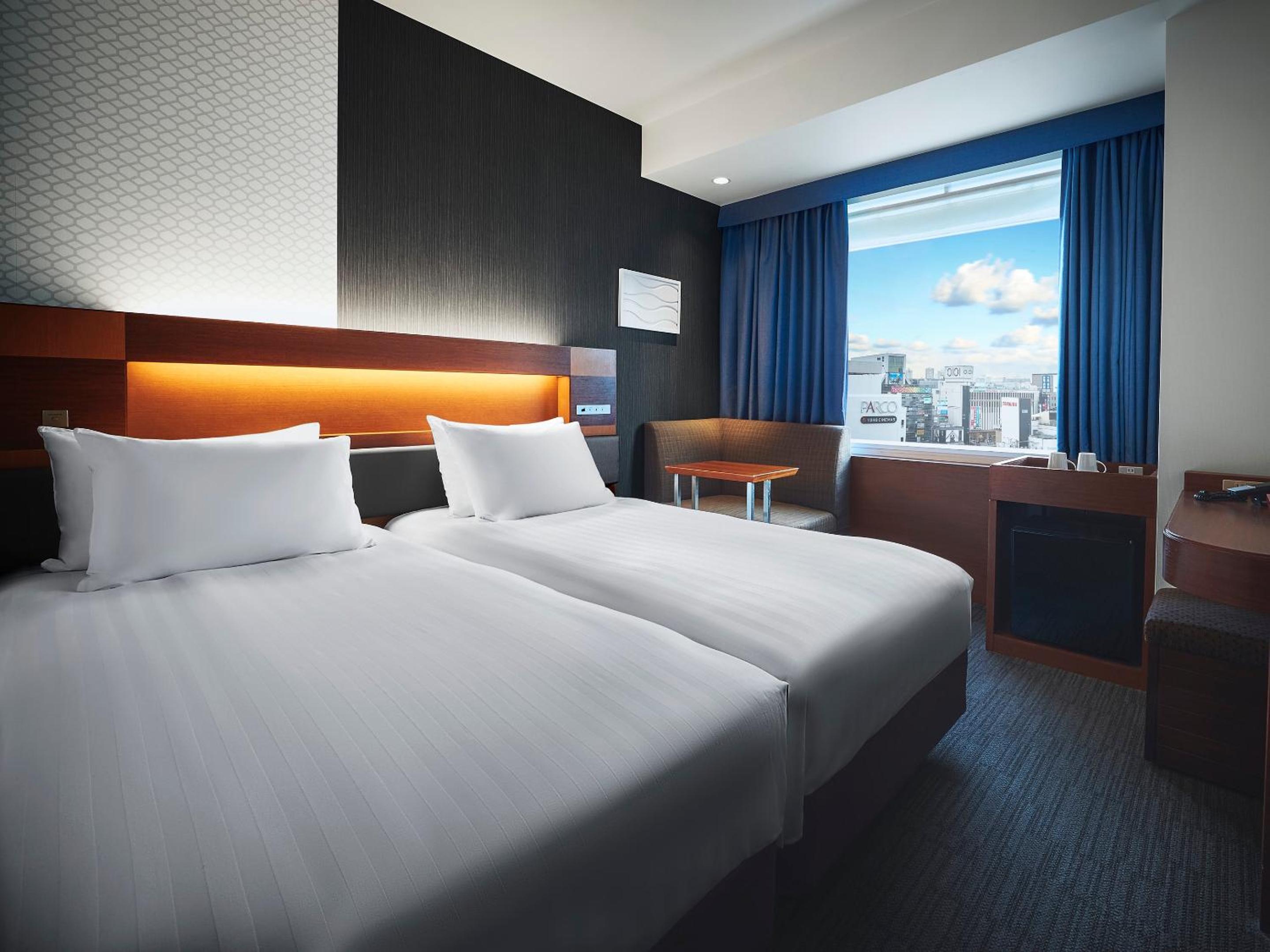 Hollywood, Standard, Twin Beds, Station View