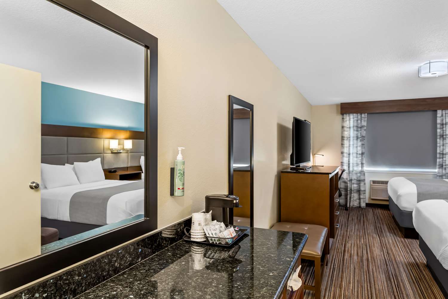 Room, 2 Queen Beds, Large, Best Western Paradise Hotel 5/5