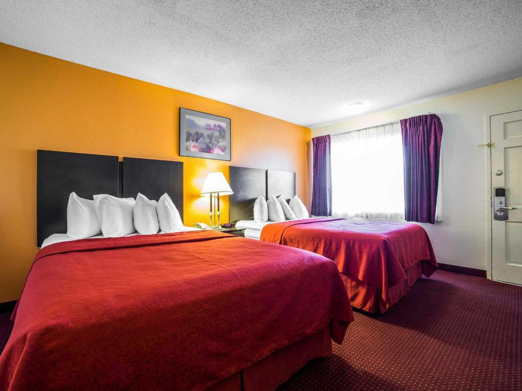 ROOM, 2 DOUBLE BEDS