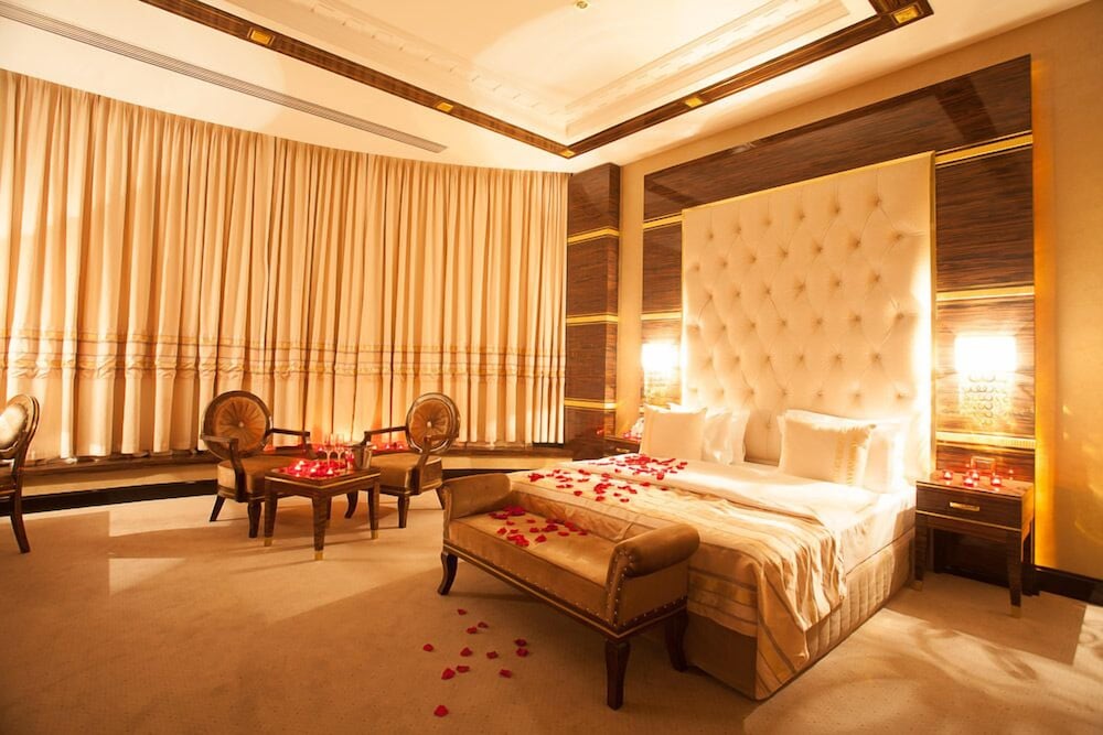 Sapphire Hotel 37/72