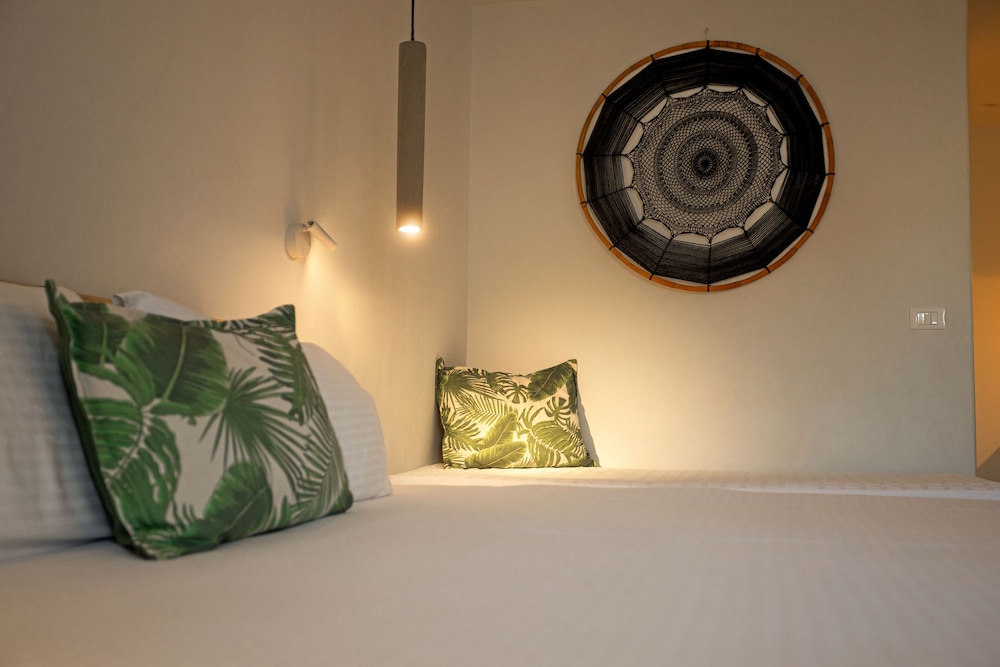 Adonis Hotel Studios & Apartments 34/67