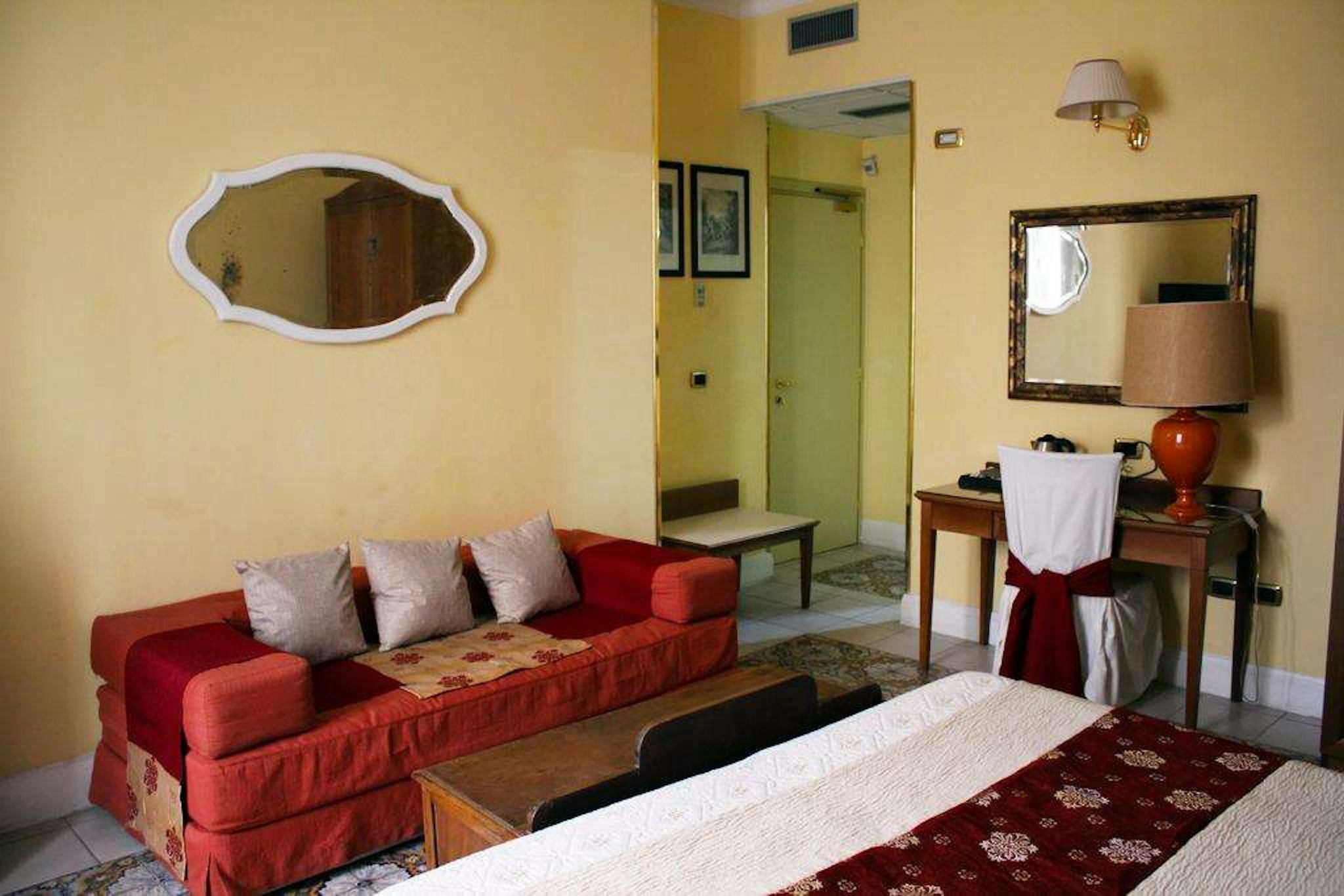 Akropolis Hotel 43/63