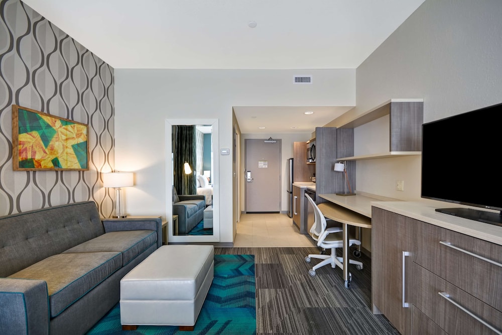 Home2 Suites by Hilton Perrysburg Levis Commons Toledo 50/51
