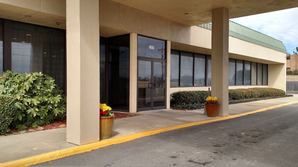 Super 8 by Wyndham Atoka 16/22