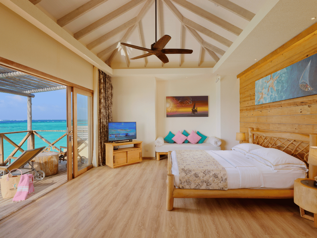 Aqua, Suite, King Bed, Sofa