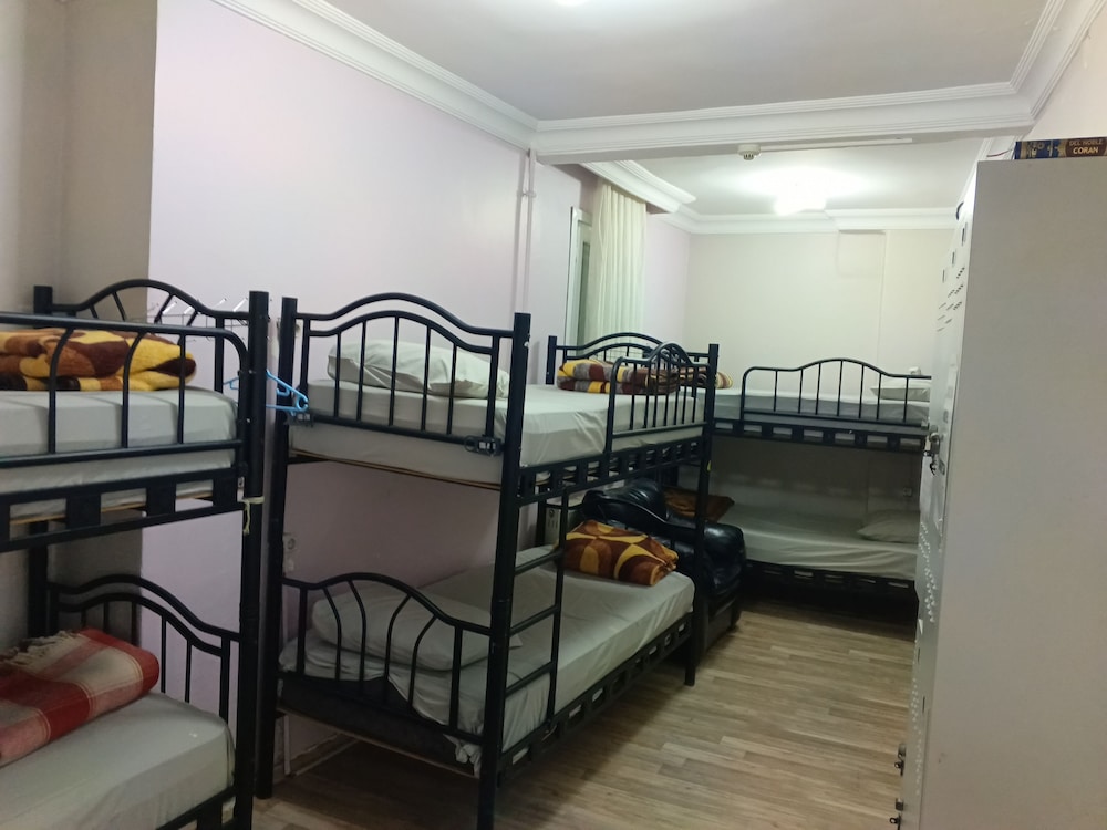 Avrasya Hostel 32/50