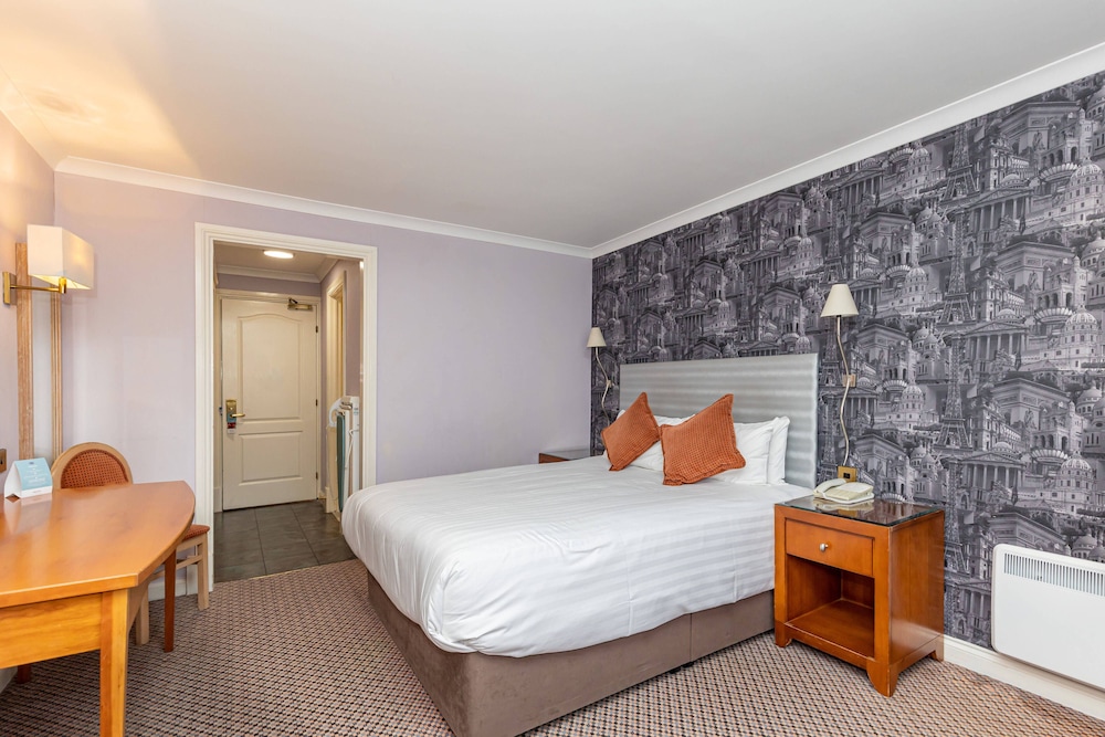 Mercure Tunbridge Wells 22/75
