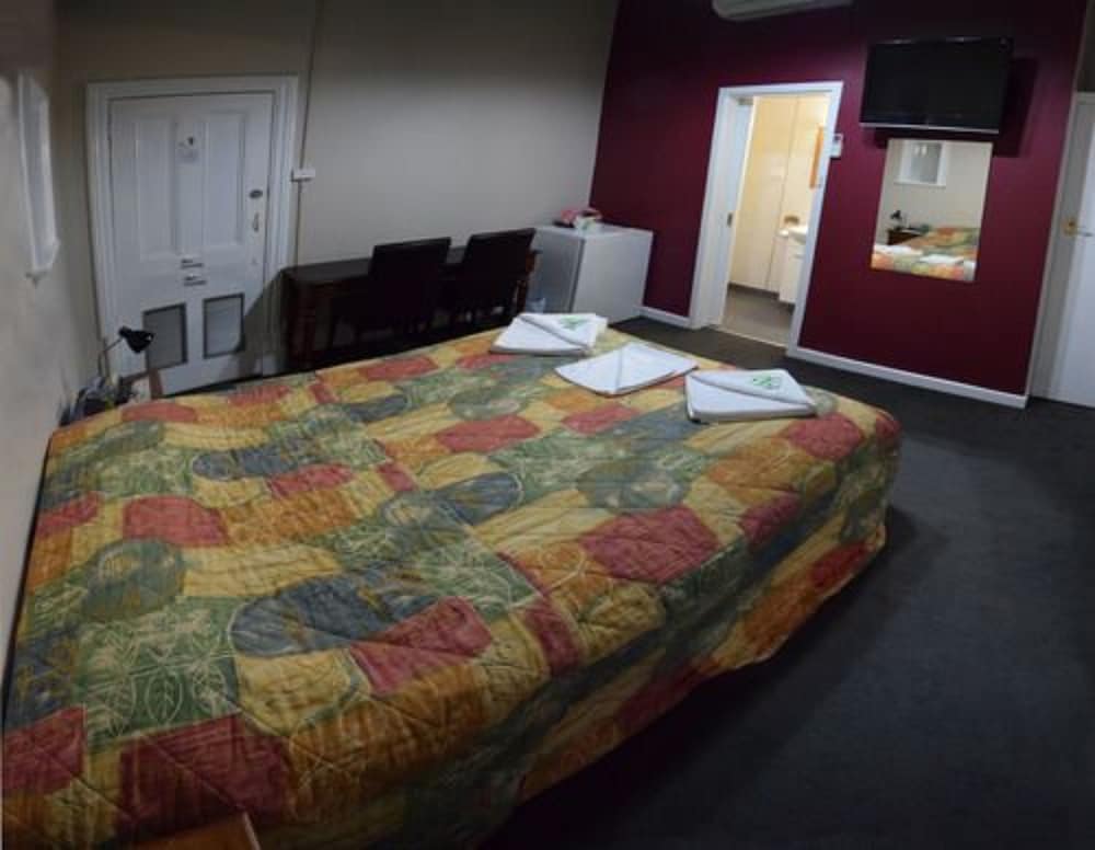 Renovated, Queen Bed