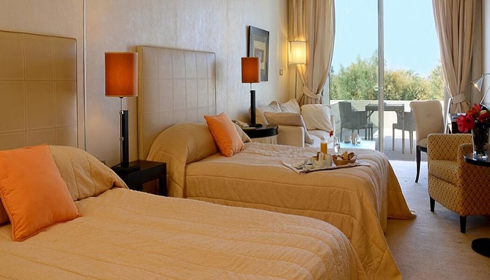 Plaza Resort Hotel 14/74