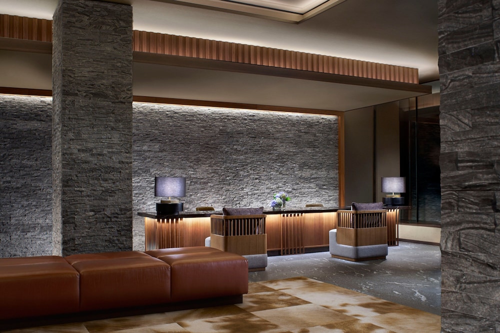 Higashiyama Niseko Village, a Ritz-Carlton Reserve 6/42