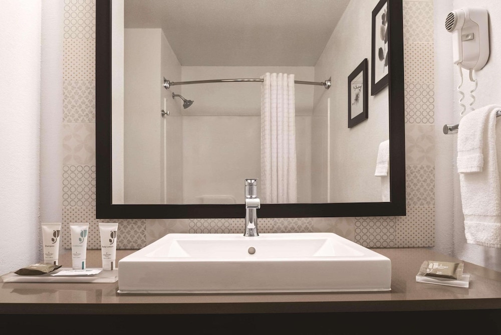 جناح استوديو بسرير كينج، Country Inn and Suites By Radisson Cottage Grove MN 3/3