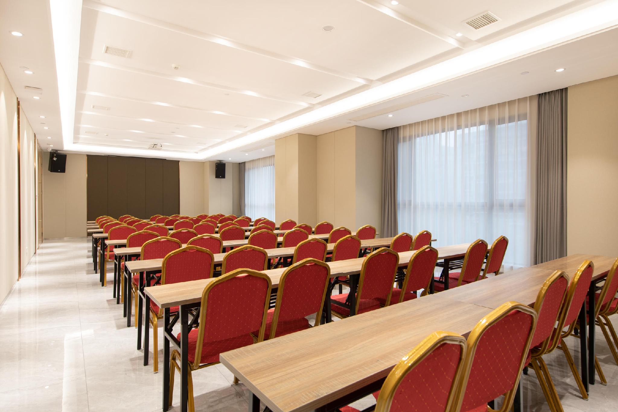 Nanchang High-tech Aixihu Atour Hotel 25/32