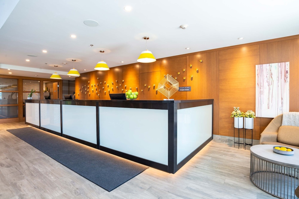 Sandman Hotel Hamilton 7/51