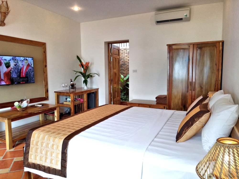 Ancarine Beach Resort 32/72