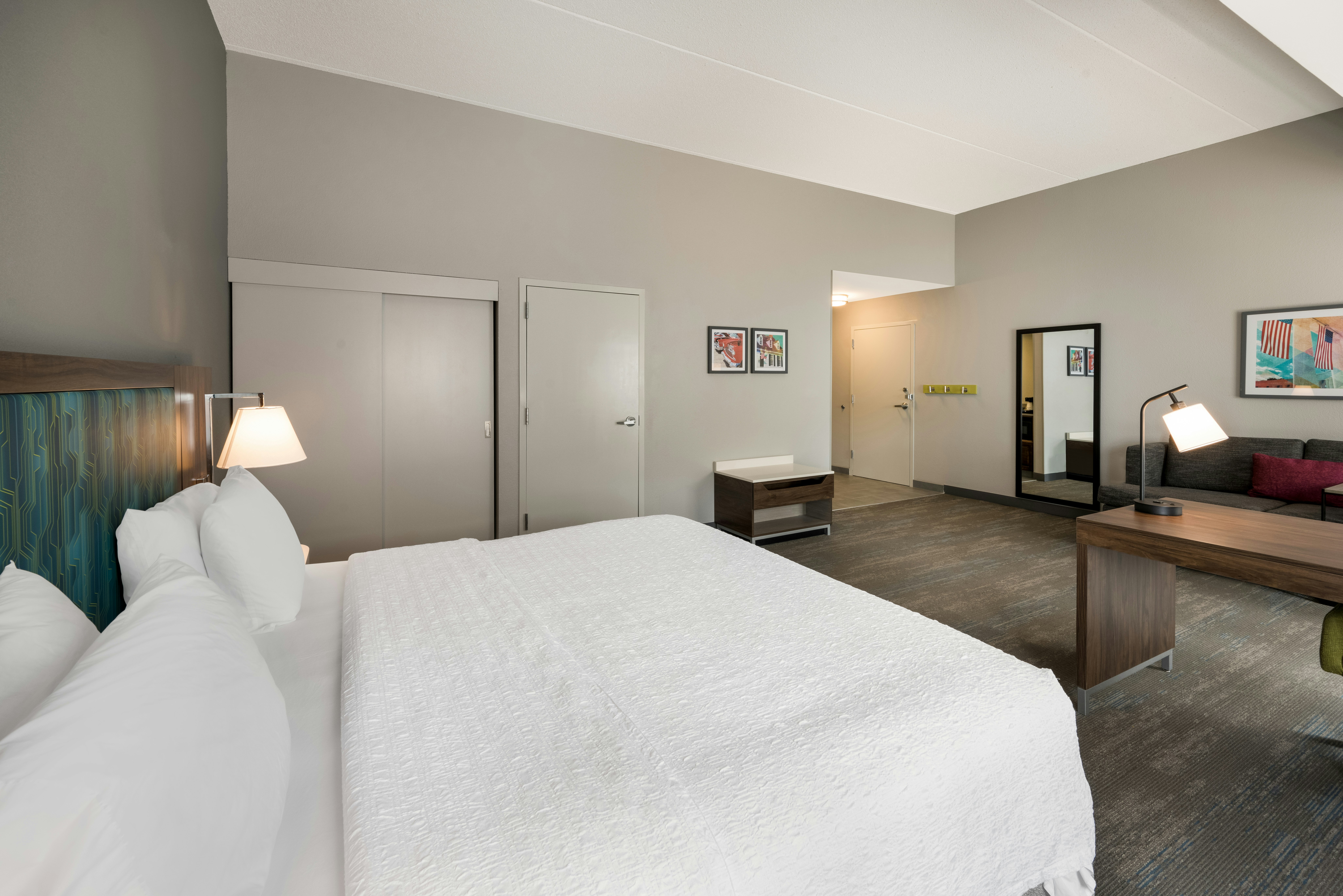STUDIO, KING BED, ACCESSIBLE