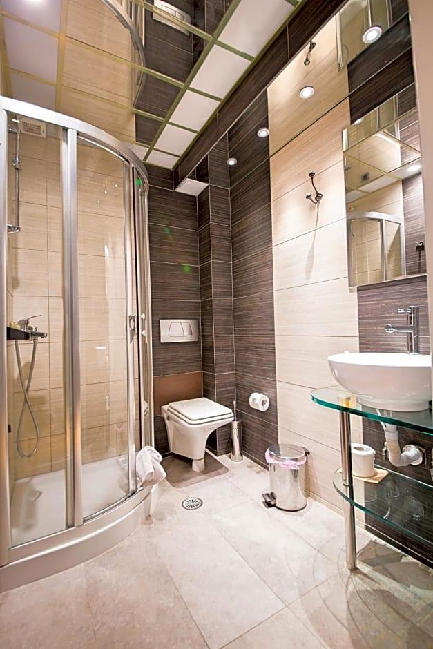 Comfy Boutique Hotel 38/39