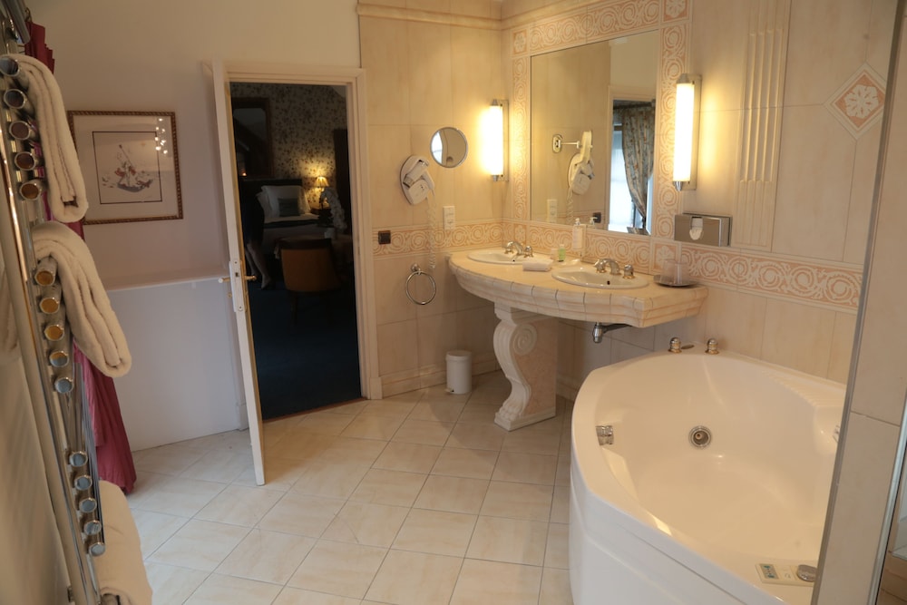 Hotellerie Du Bas-Breau 24/24